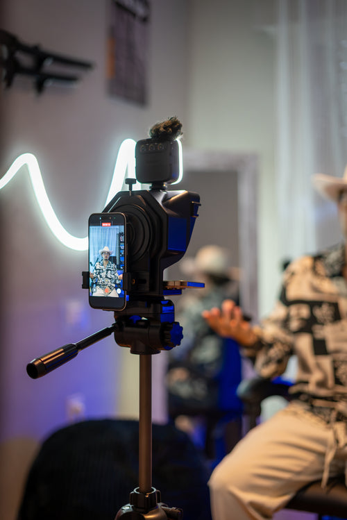GlancePro™ Phone Teleprompter — Never Memorize a Script Again
