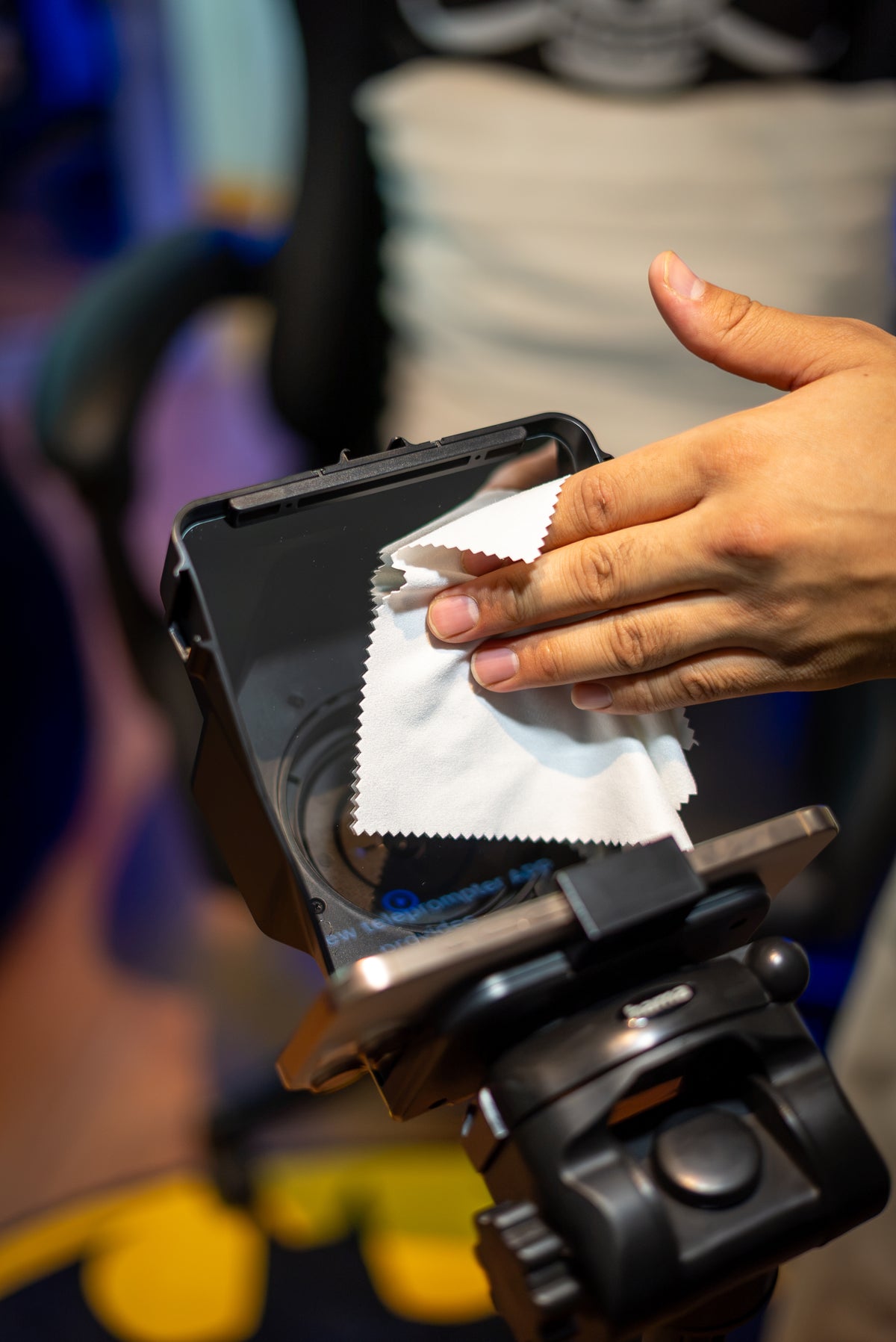 GlancePro™ Phone Teleprompter — Never Memorize a Script Again
